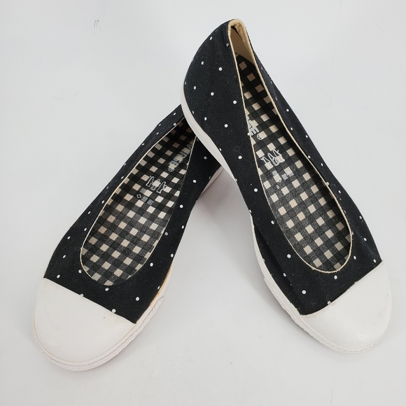 black and white polka dot converse